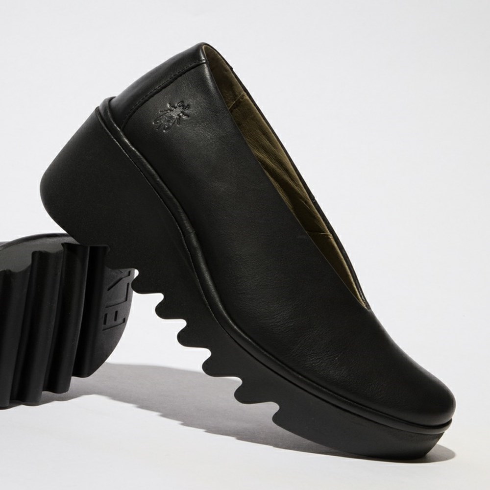 Black Women's Fly London Beso246fly Wedge | OPQA-16904